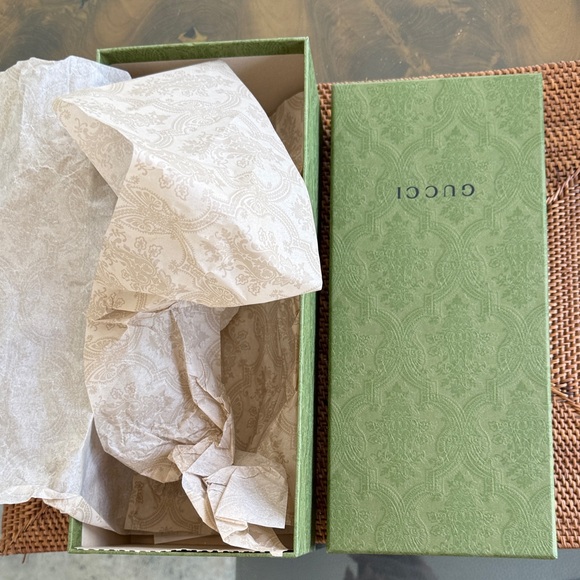 Gucci Women's White Logo Slide Sandals - Picture 2 of 4